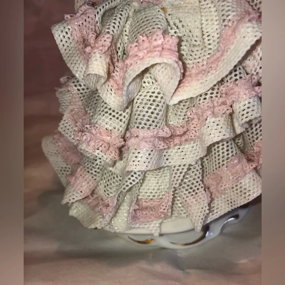 Vintage Germany Dresden Lace Porcelain Figurine - Picture 6 of 12